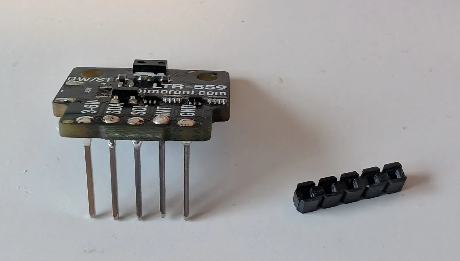 LTR-559 with the header spacer removed