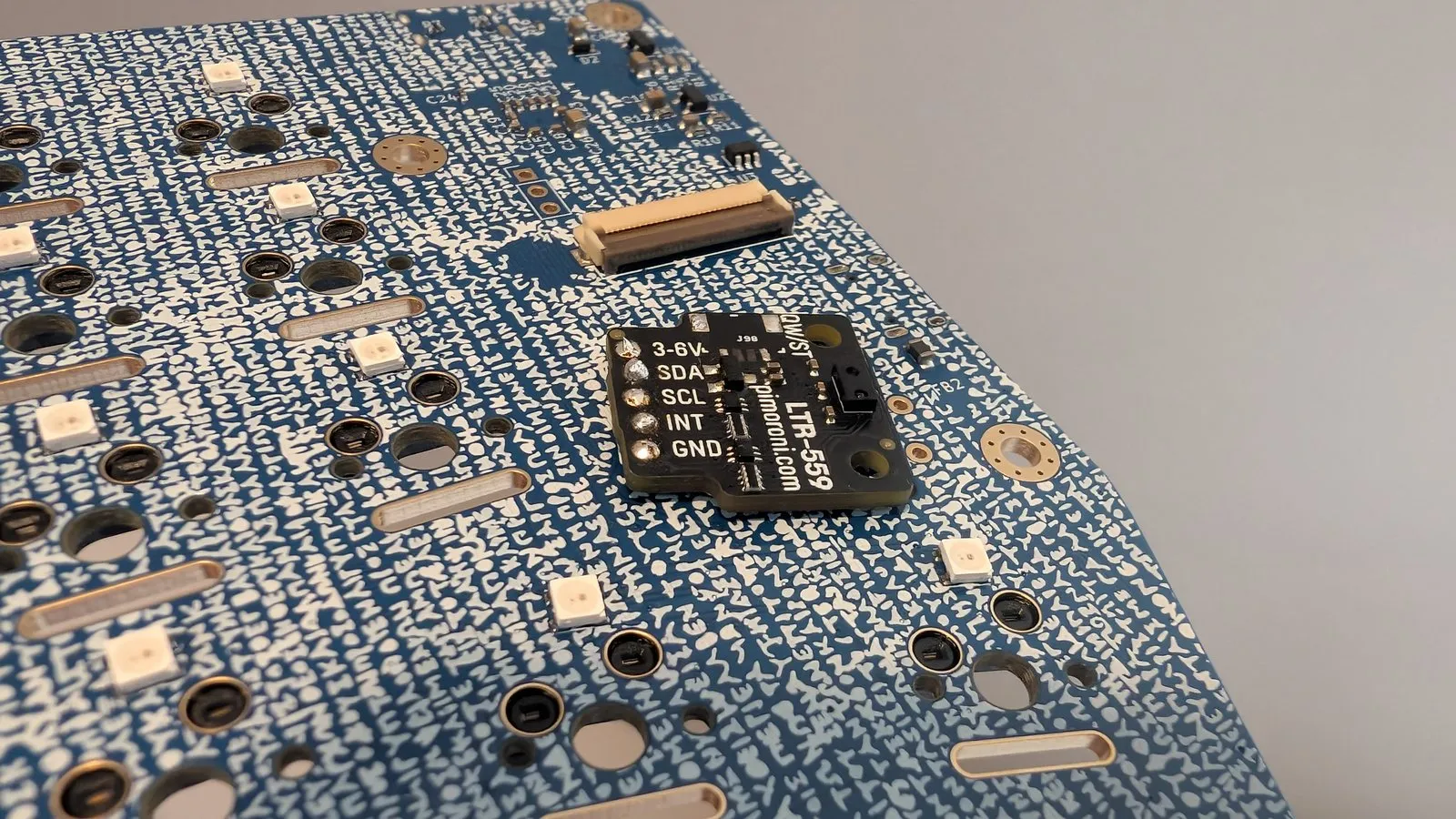 Sensor soldered flush to the PCB